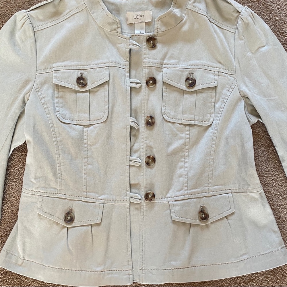 Cropped Lightweight Jacket - Picture 2 of 6
